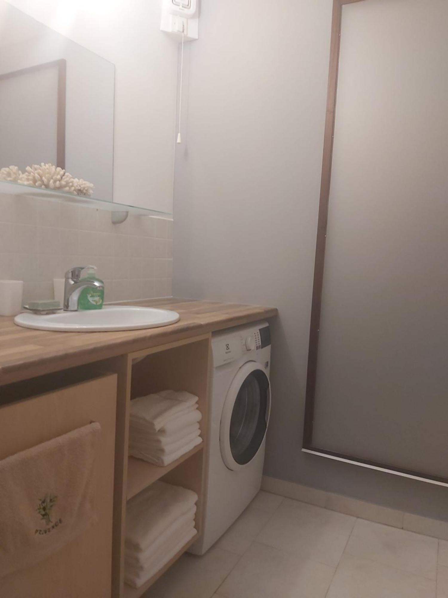 Apartman Luce With Shared Pool Zadar Exterior photo
